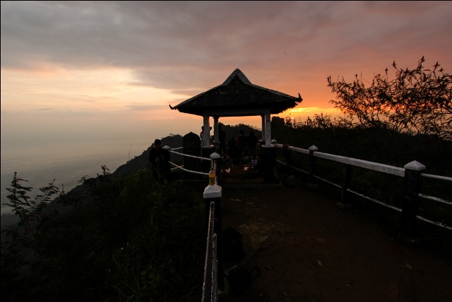 puncak suroloyo